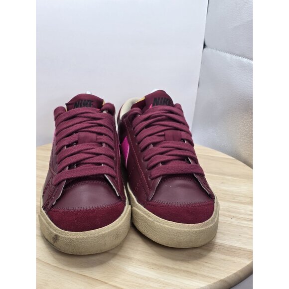 Nike Blazer Low Jumbo Womens Size 9 Red Pink Running Shoes DQ1470 600 - Picture 2 of 9